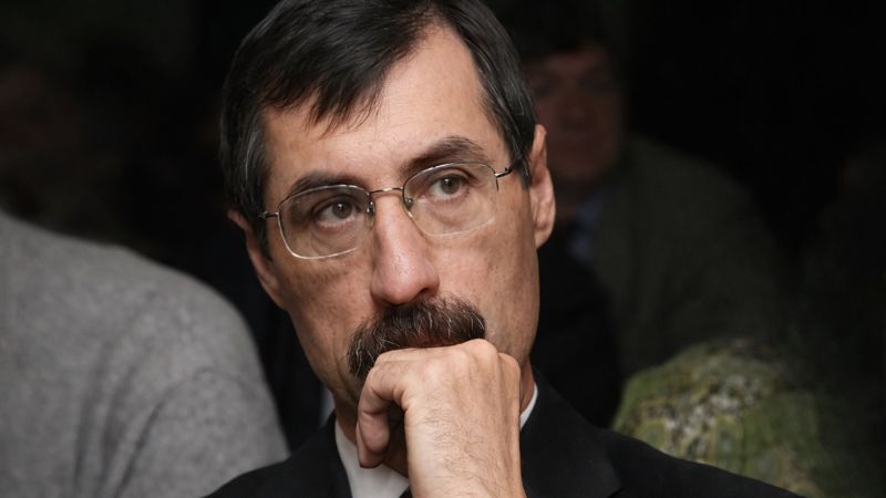 "Он основан на мифах и эмоциях" – правозащитник Евгений Жовтис о запрете "пропаганды" ЛГБТ в Казахстане