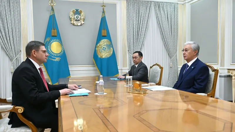 Сергей Пономарёв и Касым-Жомарт Токаев 