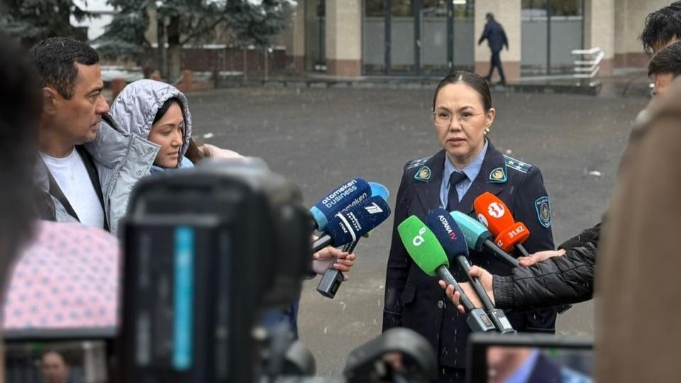 Салтанат Азирбек во время интервью