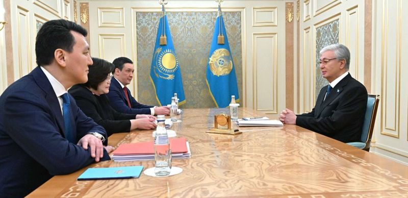 Токаеву представили проект новой Конституции 