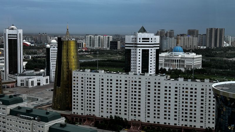 Проект новой Конституции перераспределил полномочия по отставке и преемственности власти