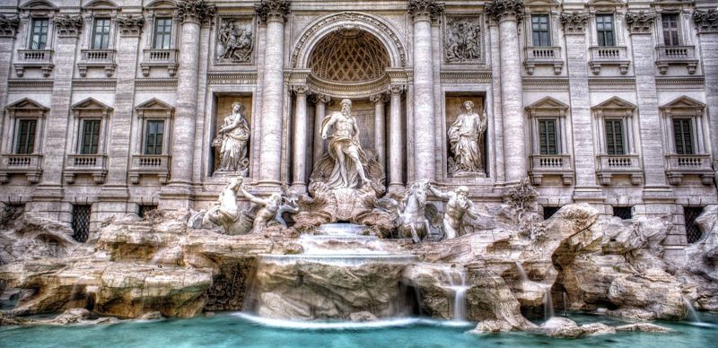 Фонтан Треви в Риме стал платным для туристов