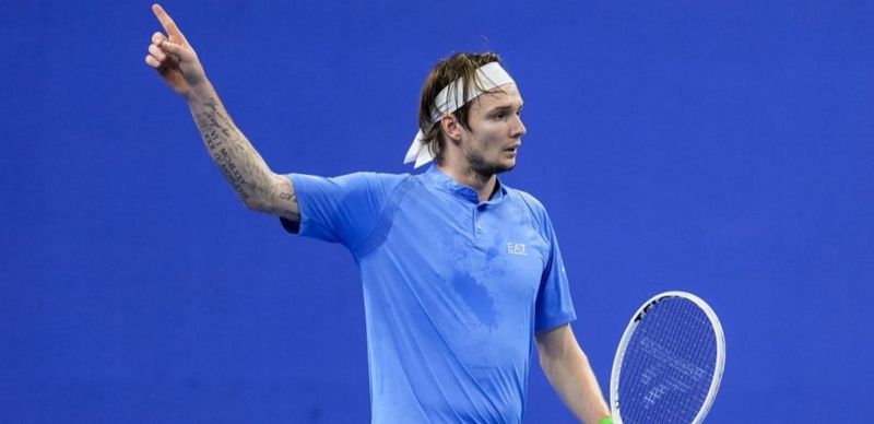 Александр Бублик начал турнир ATP 500 в Роттердаме с победы