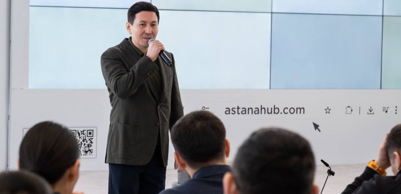Нурлан Жакупов выступил в Школе аналитики