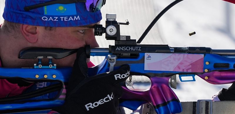 Казахстанские биатлонисты выступили в эстафете на Олимпиаде-2026