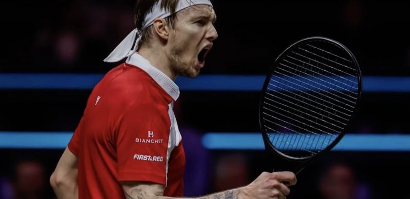 Александр Бублик вышел в четвертьфинал турнира ATP 500 в Роттердаме