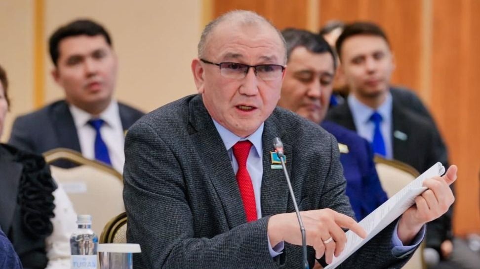 Депутат мажилиса