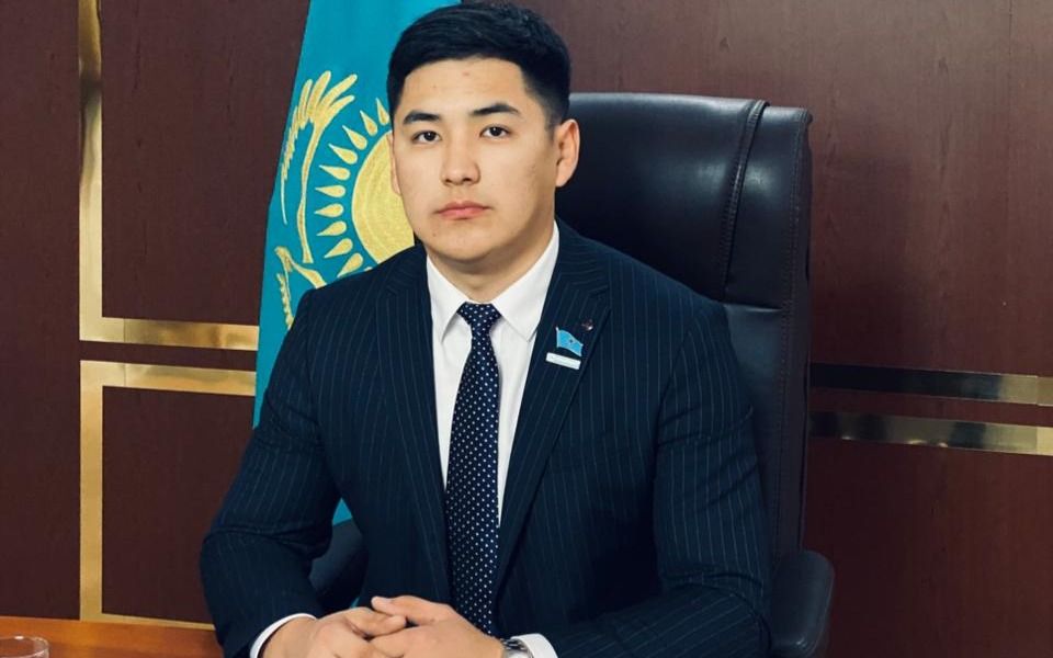 Депутат-зумер: 23-летний преподаватель музыки решает, как тратить бюджет района