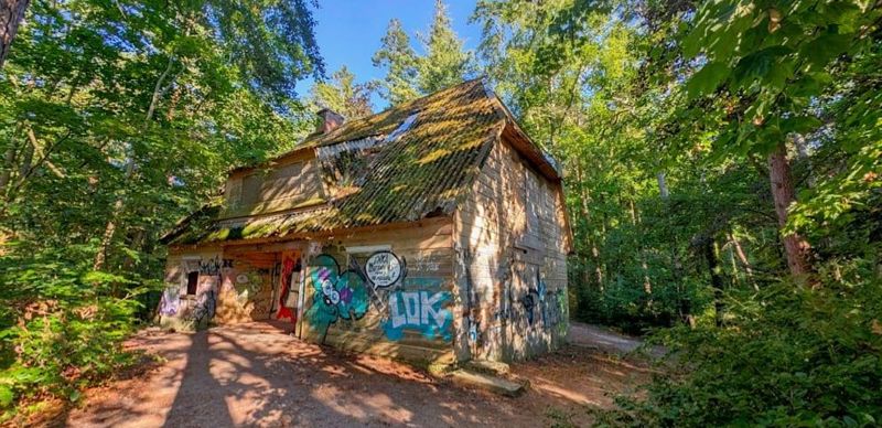 Ветхую виллу 1930 года постройки продают за миллион евро в Польше