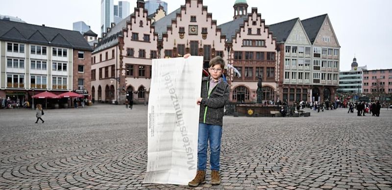 Избирательный бюллетень шириной полтора метра напечатали в Германии