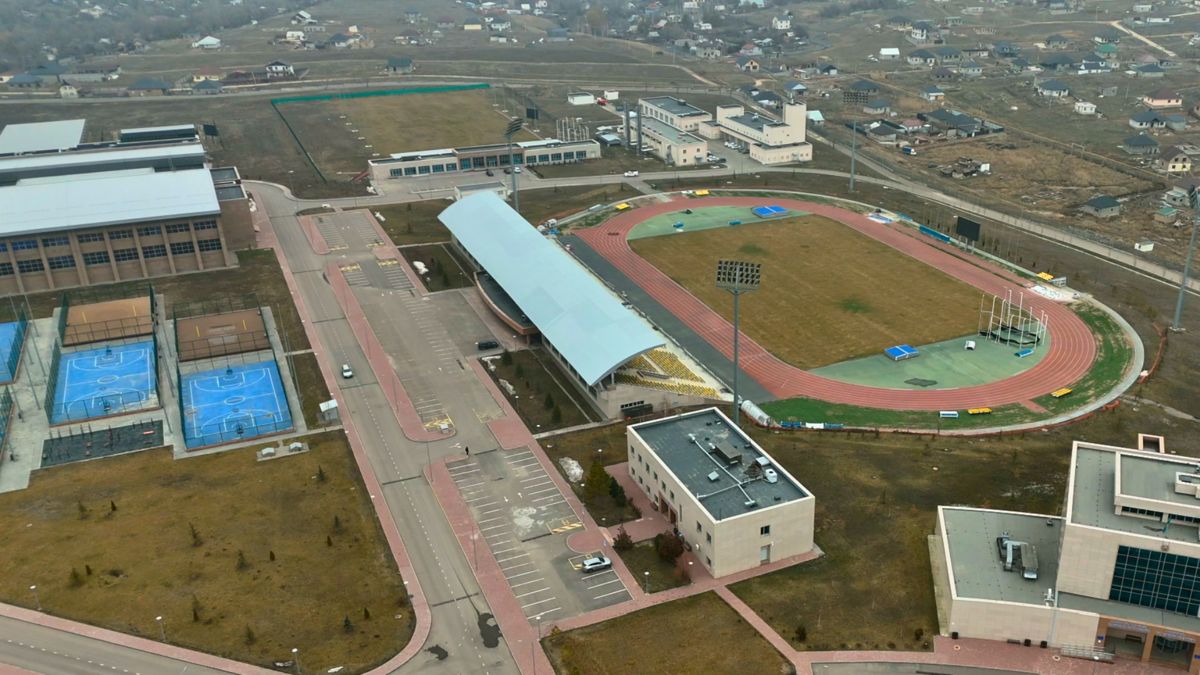 Стадион и открытые площадки на территории Центра олимпийской подготовки