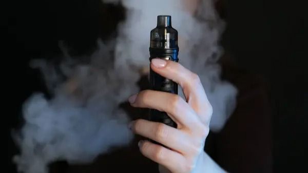 Полный запрет и огромные штрафы: Азербайджан вводит радикальные меры против вейпов