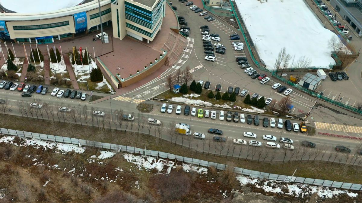 Пробка по ул. Каппарова в сторону пр. Аль-Фараби уже стала привычной частью жизни жителей района