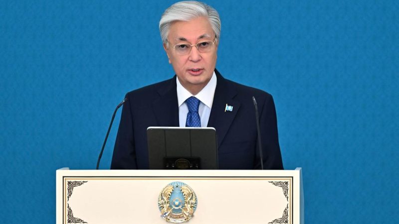 Токаев осудил атаку беспилотников на аэропорт Нахчывана