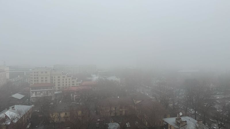 Алматы вновь накрыл густой туман