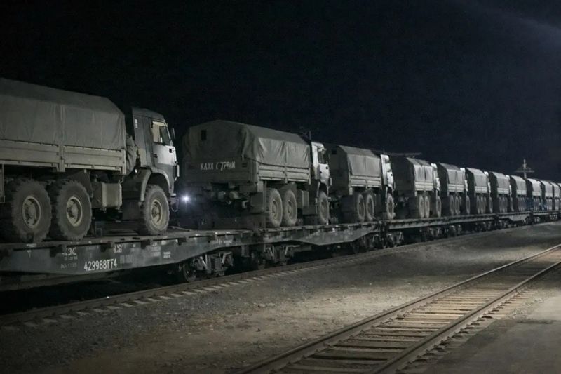 Отправка военной техники вызвала вопросы у жителей Мангистауской области