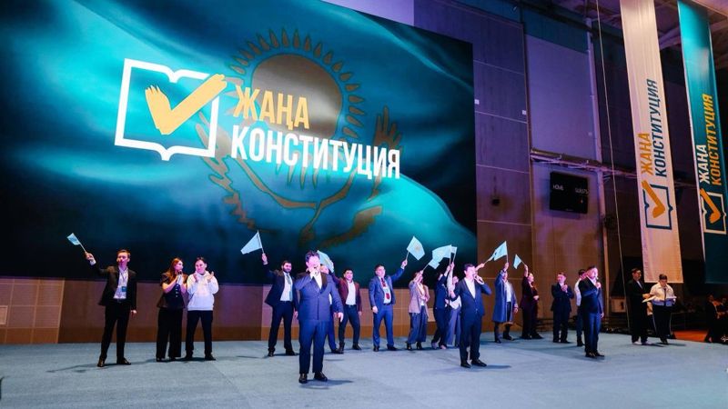 В ЦКР объяснили, почему пригласительные с данными избирателей оказались в подъездах