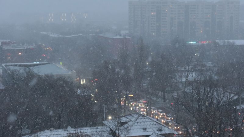 В Алматы пошёл снег