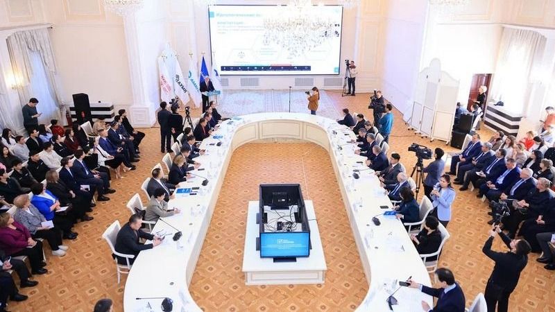 Участники круглого стола