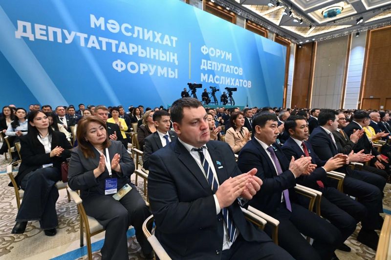 "Люди не могут получить разъяснений по элементарным вопросам": Токаев обратился к депутатам