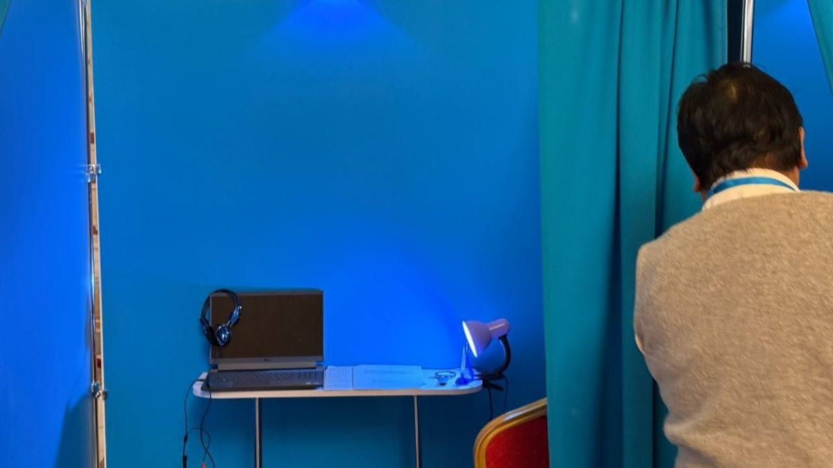 Кабина для незрячих и глухонемых