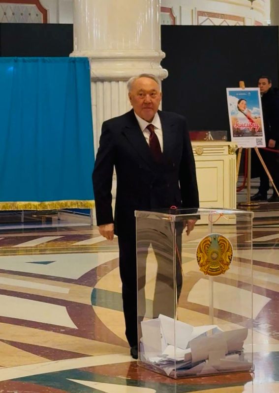 Назарбаев поддержал референдум и напомнил о своём выборе в пользу Токаева