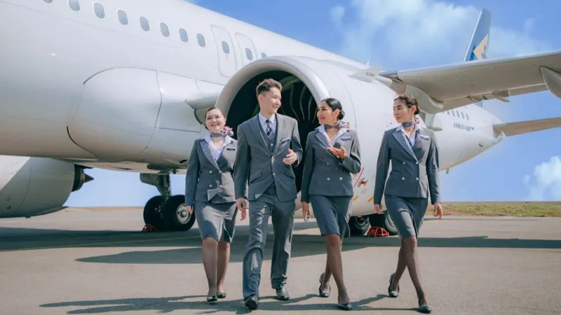 Самолёт и бортпроводники Air Astana