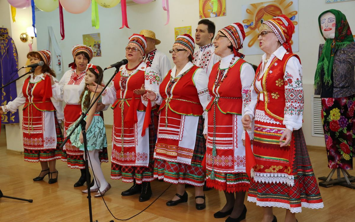 Выступление ансамбля 