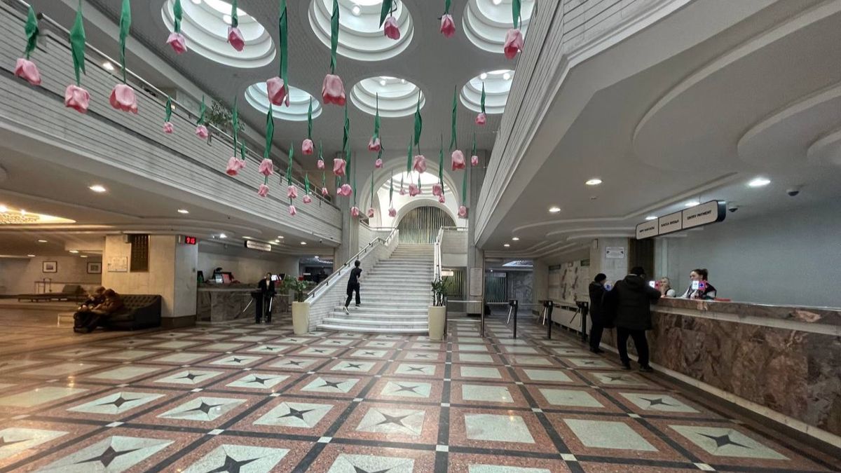 Роскошный холл 