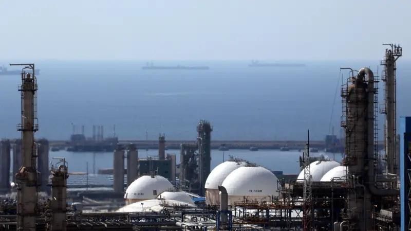 Иран пригрозил ударами по нефтегазовой инфраструктуре стран Персидского залива