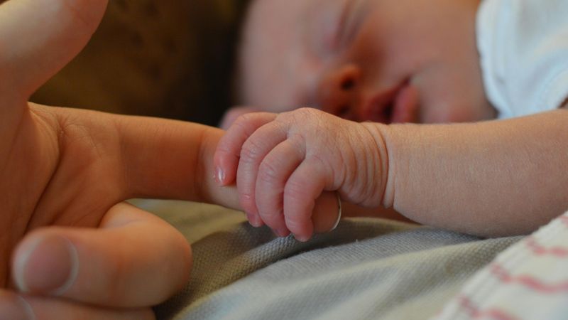 Казахстанским мамам не выдавали бесплатные аптечки "матери и ребёнка"