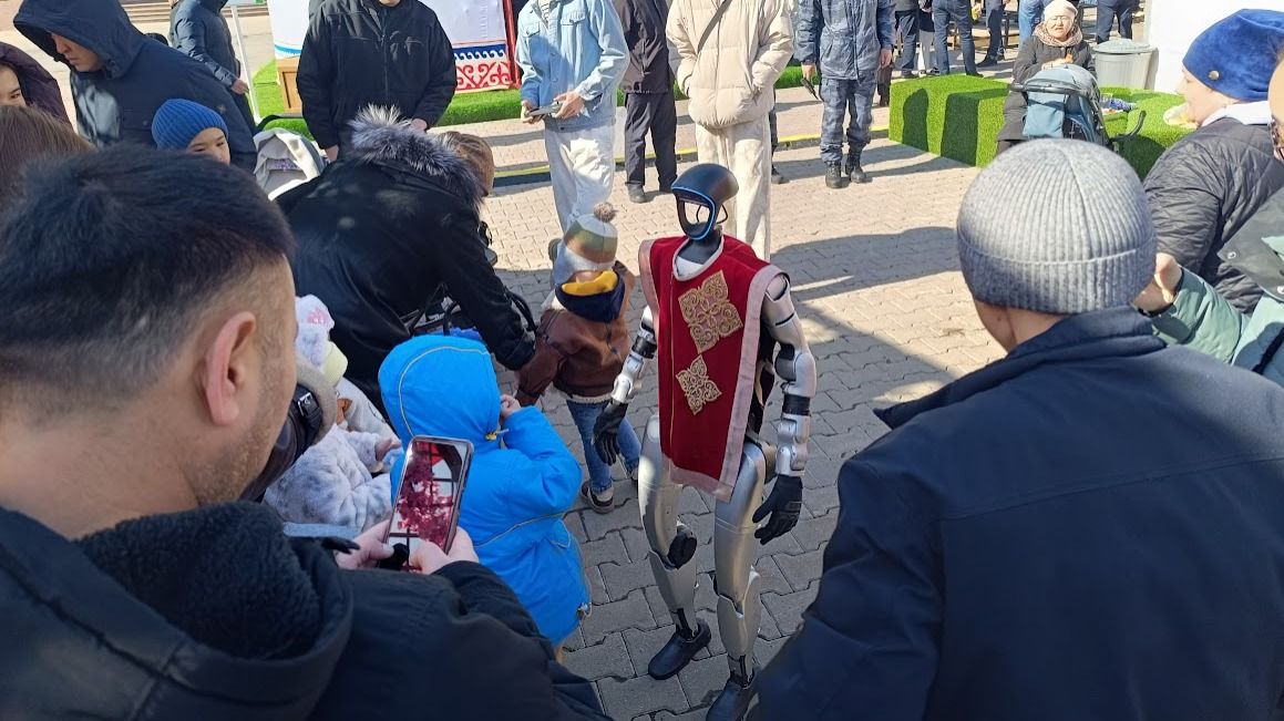 Робот в чапане
