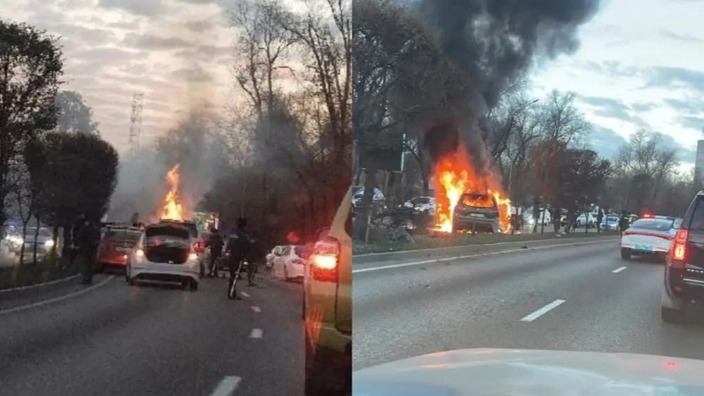 Горящий автомобиль