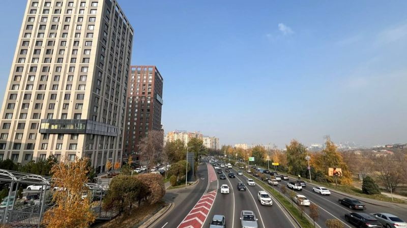 На Аль-Фараби планируют сузить проезжую часть ради выделенной автобусной полосы