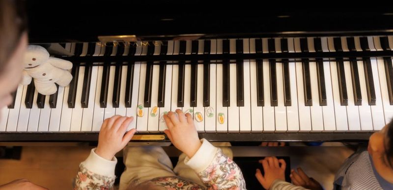 Музыкальный бизнес по-казахстански: как открыть школу в буржуазном районе Парижа