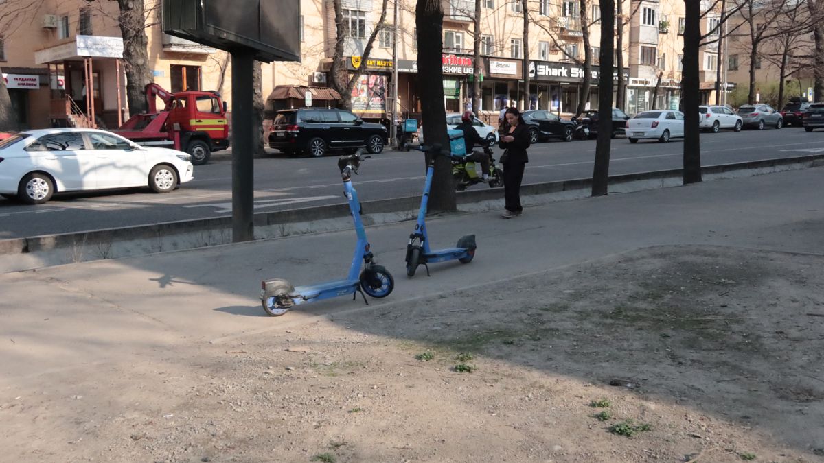 Ещё одна пара самокатов