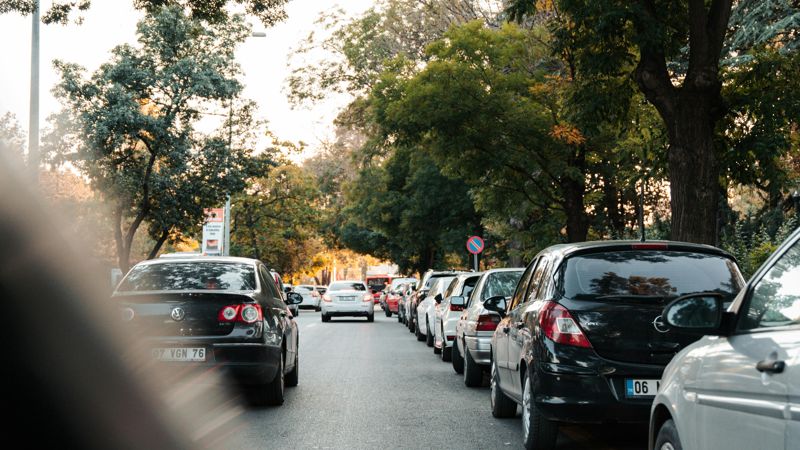 Госслужащим в Узбекистане запретят использовать автомобили в определённые дни