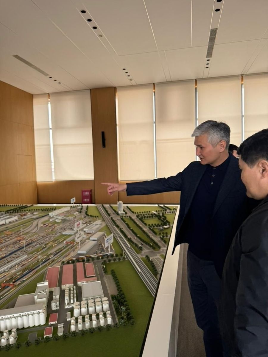 Дастан Рыспеков в ходе визита в КНР