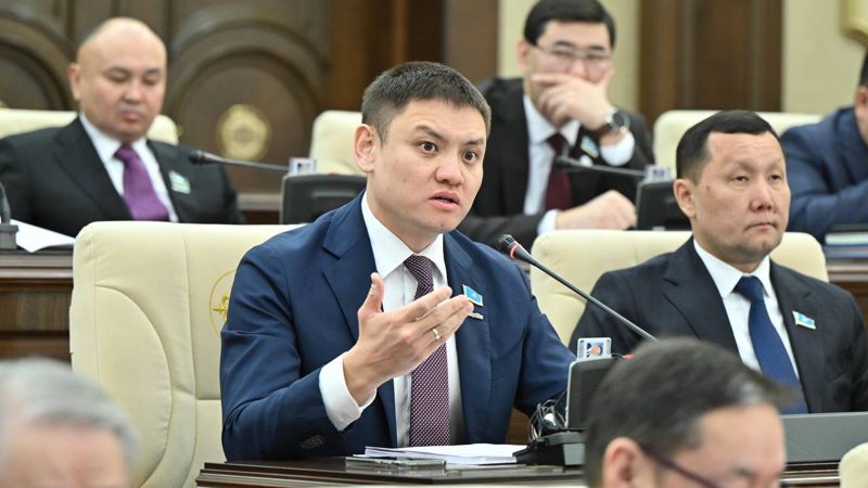 Система сама создаёт перекосы обхода: депутат Кошмамбетов о едином платеже с зарплаты