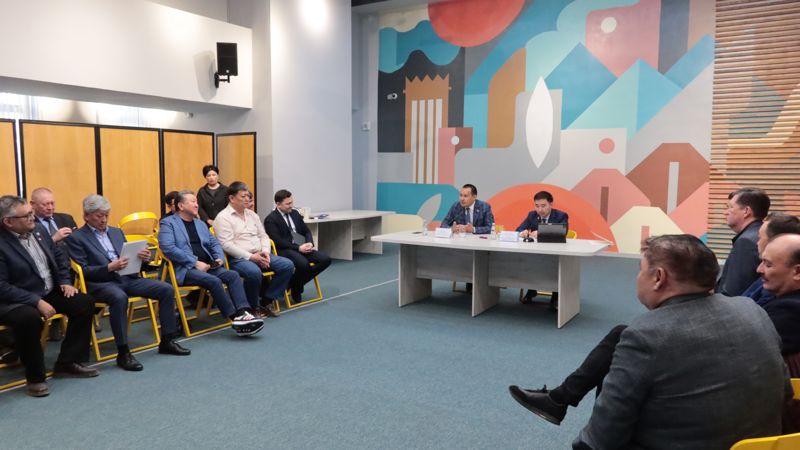 Самокаты и автобусы вместо автомобилей — куда всё катится в Алматы