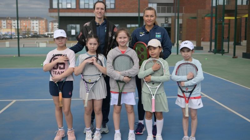 Лидеры сборной Казахстана посетили уникальный комьюнити-центр в Косшы