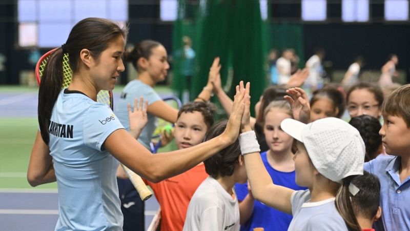 Мастер-класс от кумиров. Как прошёл самый вдохновляющий день для юных теннисистов в Астане