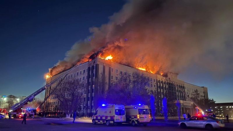 Сотрудники акимата Актюбинской области вернулись к работе после пожара