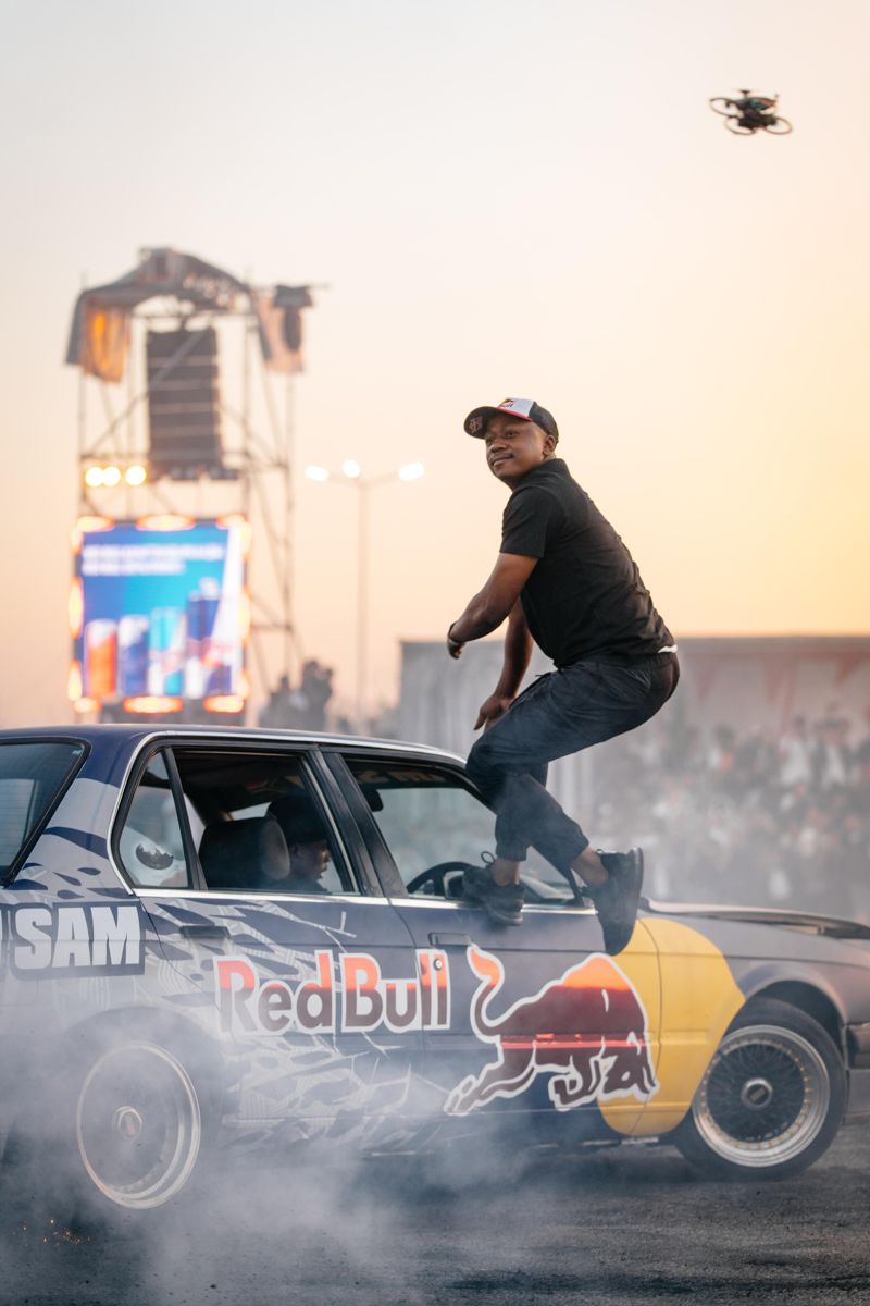 Самкелисо Тубане во время выступления