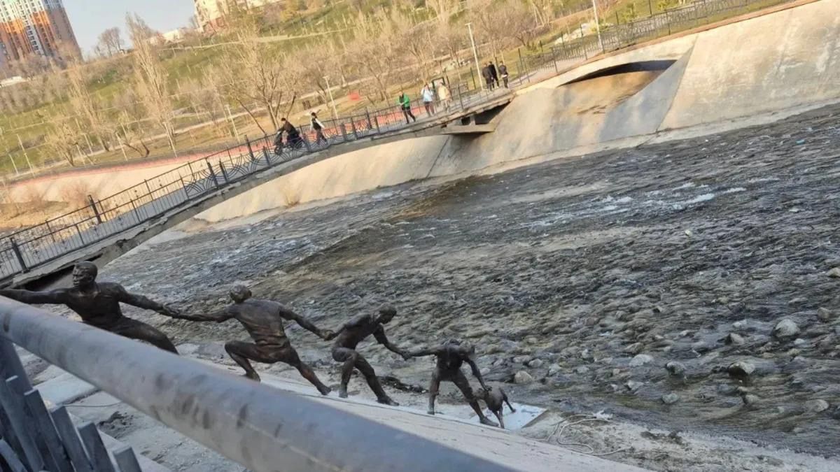 памятник собаке