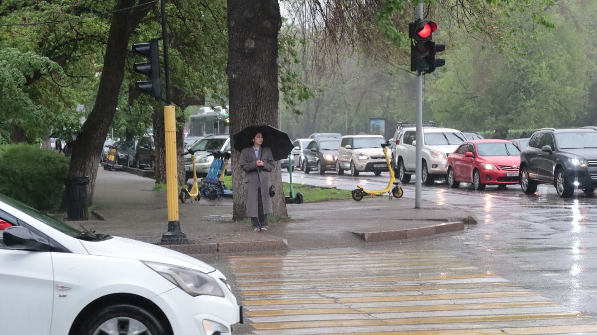 Девушка с зонтом