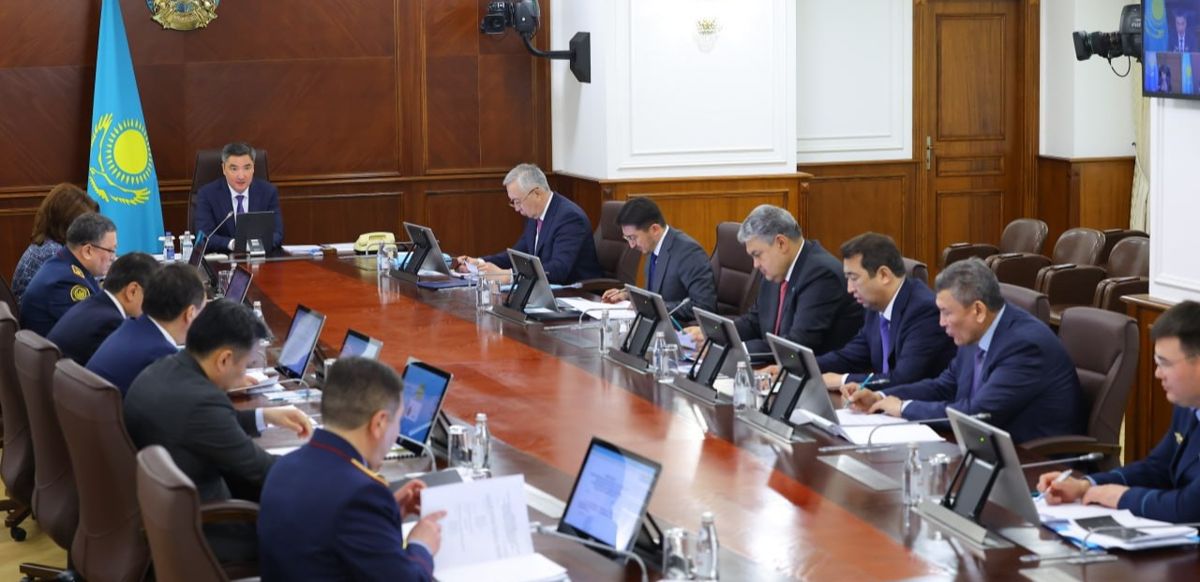 Олжас Бектенов поручил ужесточить контроль за миграцией в Казахстане