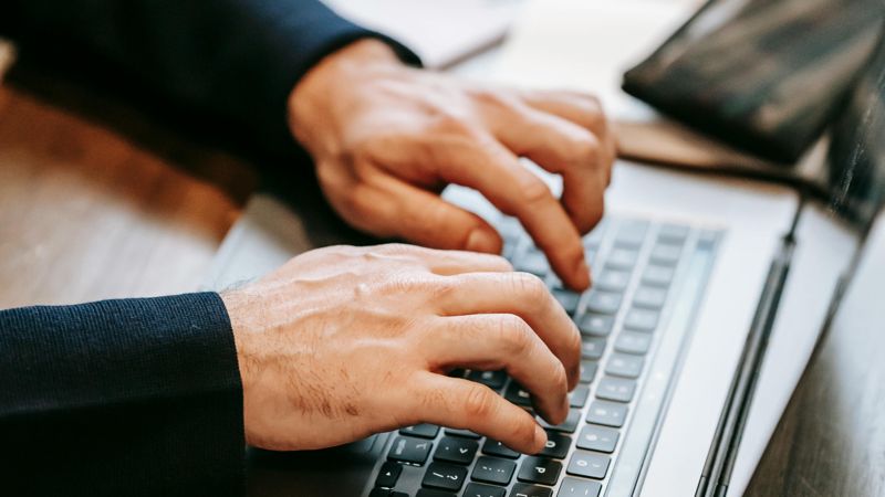 В Казахстане изменят список профессий, для которых предусмотрены спецвизы