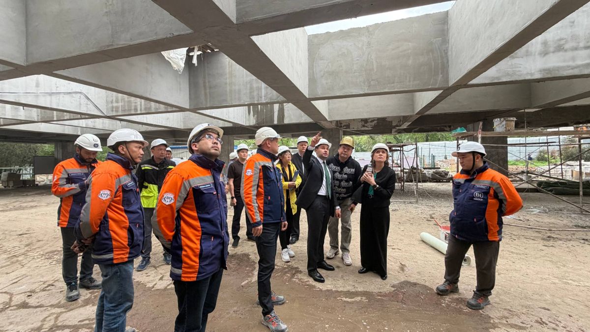 Застройщики провели членов ОС и приглашённых экспертов провели по объекту и ответили на возникающие вопросы