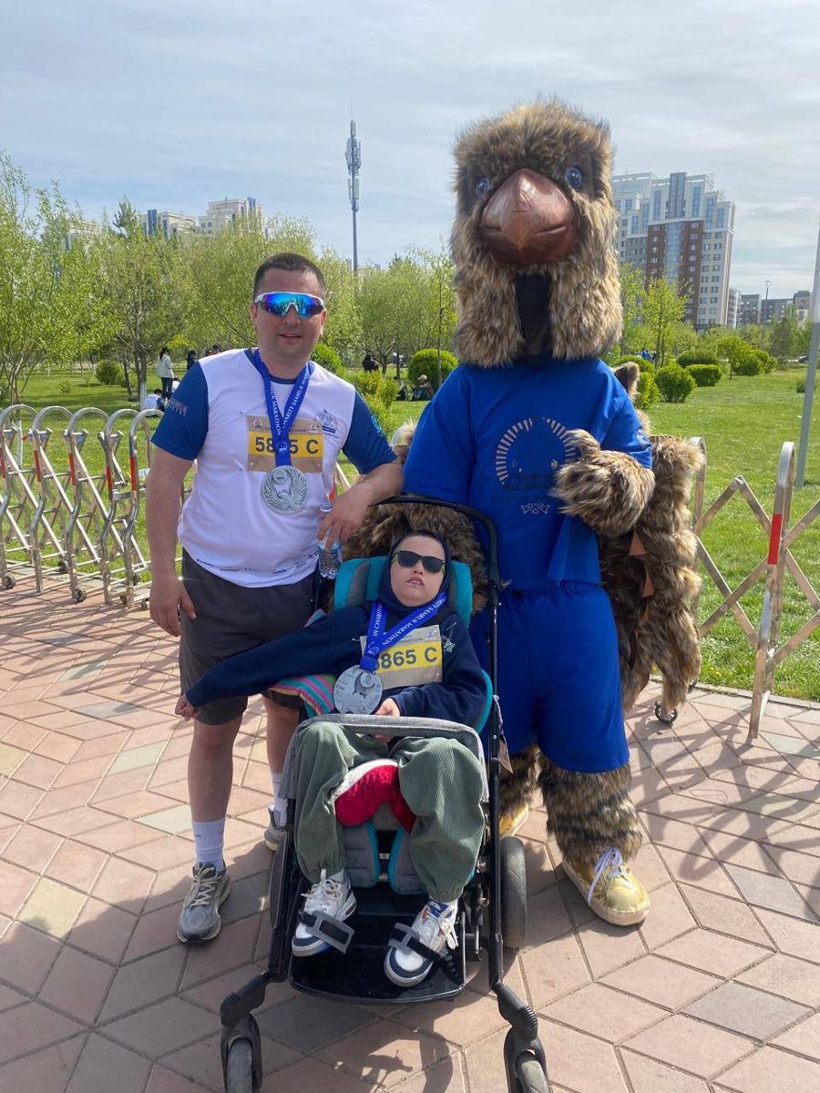 Куаныш Бейсекеев с сыном Арсеном